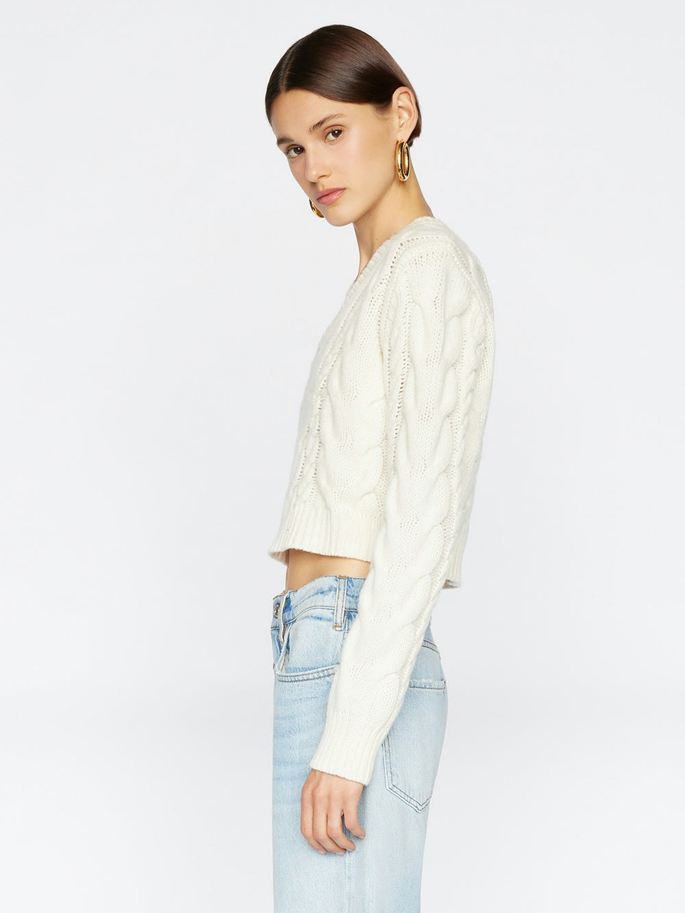 sweater side view alt:fit1